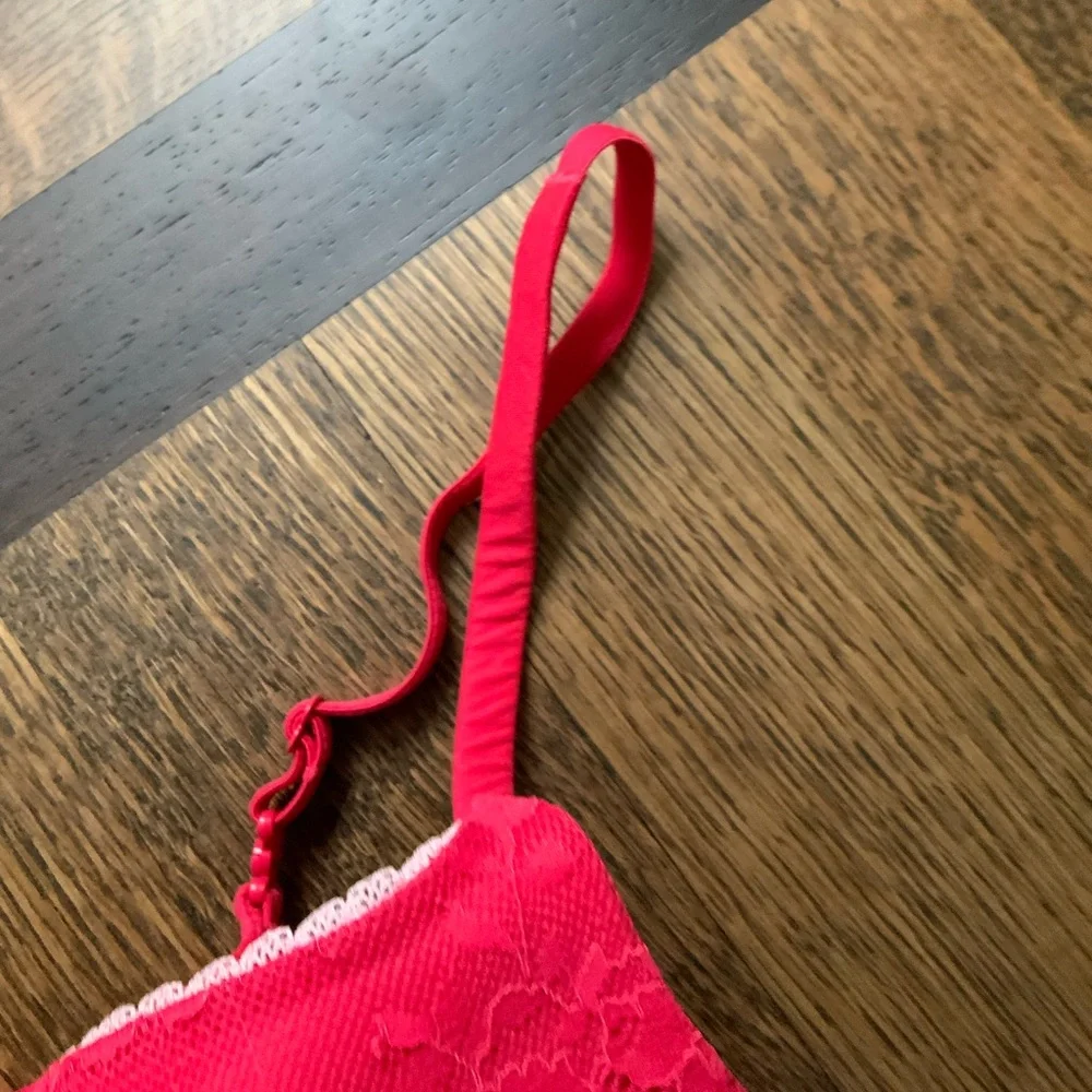 VICTORIA’S SECRET Lined Perfect Coverage Red Lace Bra Women’s 34C Excellent Cond - Picture 9 of 11